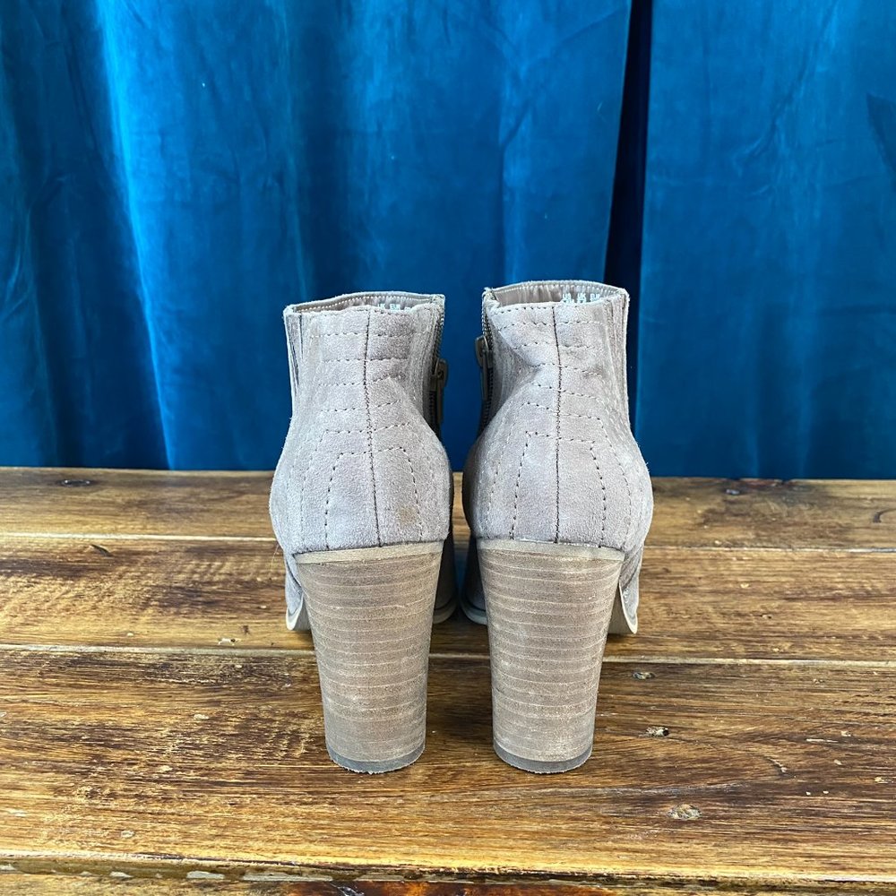 Carlos by Carlos Santana Kaliopi Suede Ankle Boot Tan Size 8.5 - Picture 4 of 9